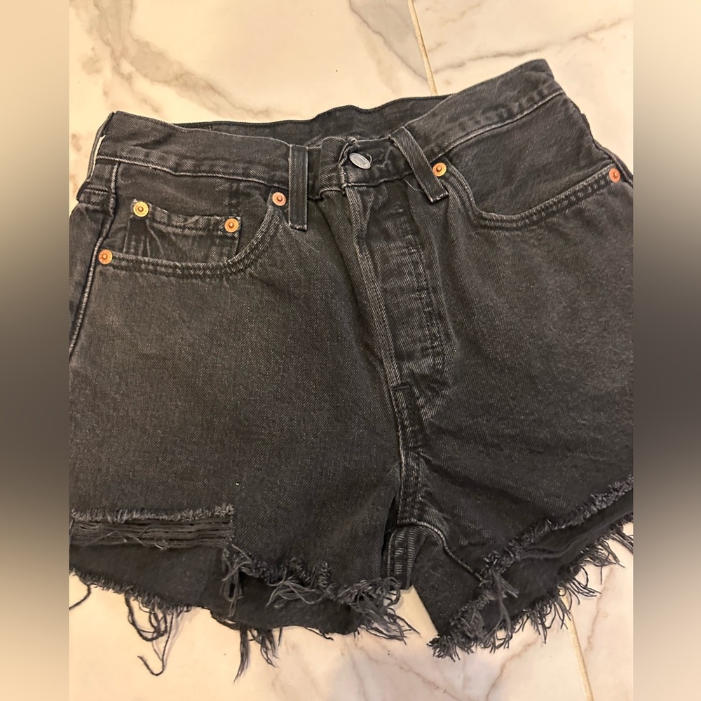 Levi’s 501 cut off shorts